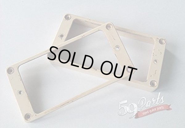 画像1: 59PARTS/A SET OF 2 HAND AGED HISTORIC GIBSON PAF M-69 PICKUP MOUNTING RINGS, CREAM/全国一律送料無料 (1)