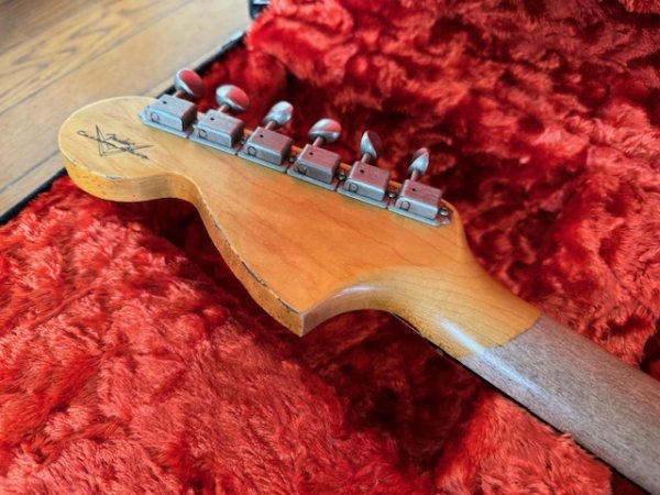 画像6: Fender Custom Shop Michael Landau Signature 1968 Relic Stratocaster - Handwound PU's / Bleached 3-Color Sunburst/新品全国一律送料無料 (6)