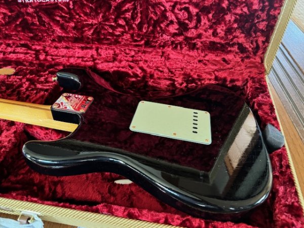 画像4: Fender Custom Shop Limited Edition '54 Stratocaster Black / Gold Hard Ware/新品全国一律送料無料 (4)