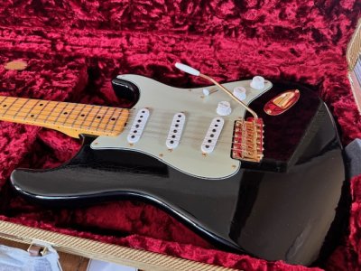 画像1: Fender Custom Shop Limited Edition '54 Stratocaster Black / Gold Hard Ware/新品全国一律送料無料