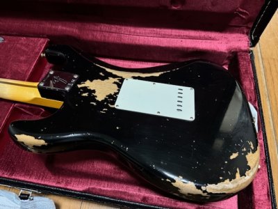 画像2: Fender Custom Shop '69 Stratocaster Heavy Relic - Handwound PU's / Black/新品全国一律無料