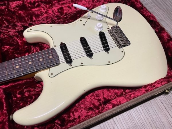 画像4: Fender Custom Shop ' 62 Stratocaster Flamethrower - Journeyman RelicLimited Edition - Vintage White - AAAA Flamed Maple Neck/新品/全国一律送料無料 (4)