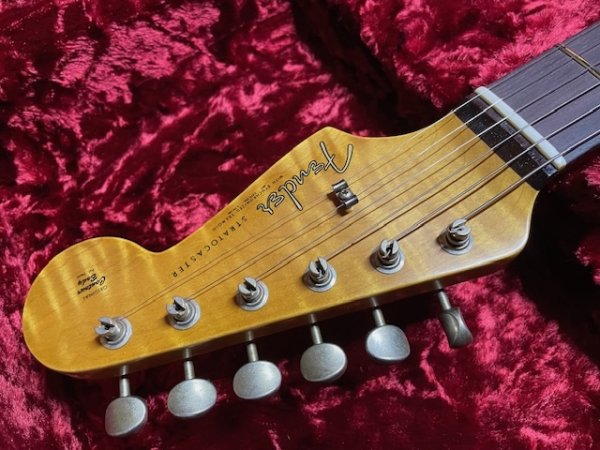 画像8: Fender Custom Shop ' 62 Stratocaster Flamethrower - Journeyman RelicLimited Edition - Vintage White - AAAA Flamed Maple Neck/新品/全国一律送料無料 (8)