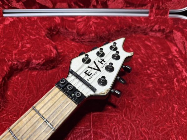 画像4: EVH Custom Shop Wolfgang Special Edition Relic Black and White Stripes (4)