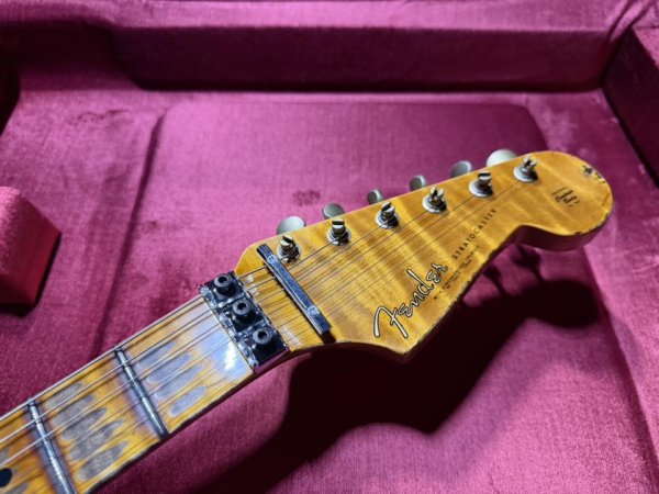 画像5: Fender Custom Shop '62 Stratocaster FRT SSH / Heavy Relic / Graﬃti-Yellow (5)