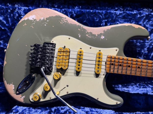 画像1: Fender Custom Shop Fender Custom Shop Alley Cat Stratocaster Heavy Relic / Faded Army Drab Green (1)