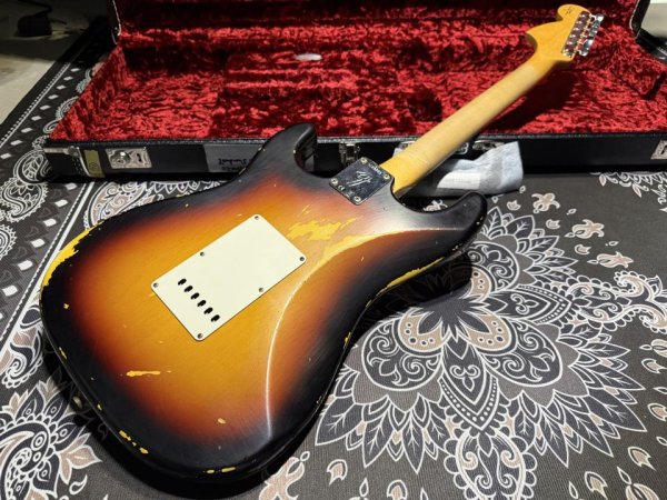 画像6: Fender Custom Shop Fender Custom Shop '69 SSH Stratocaster Heavy Relic / 3 Color Sunburst (6)