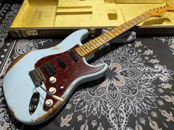 画像2: Fender Custom Shop '62 Stratocaster S-S-H / Sonic Blue / Heavy Relic (2)
