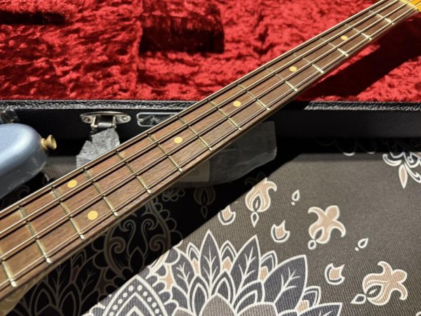 画像4: Fender Custom Shop Fender Custom Shop '60 Jazz Bass Relic / Ice Blue Metallic (4)