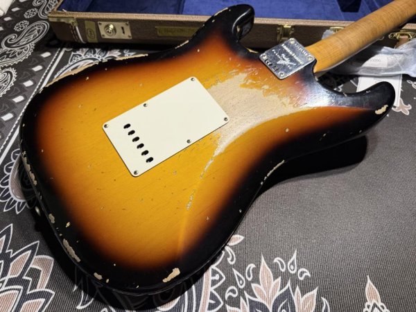画像7: Fender Custom Shop '61 Stratocaster / Limited Edition Faded 3-Color Sunburst / Heavy Relic (7)