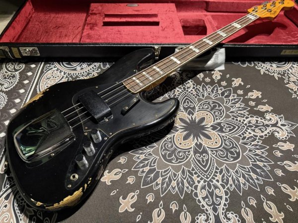画像2: Fender Custom Shop Limited Edition Custom Jazz Bass Heavy Relic / Aged Black (2)