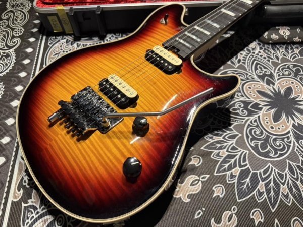 画像3: EVH Wolfgang Flamed Maple Top 3-tone Sunburst (3)