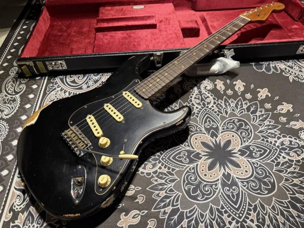 画像2: Fender Custom Shop Fender Custom Shop LTD 1960 Dual-Mag Stratocaster / Aged Black (2)