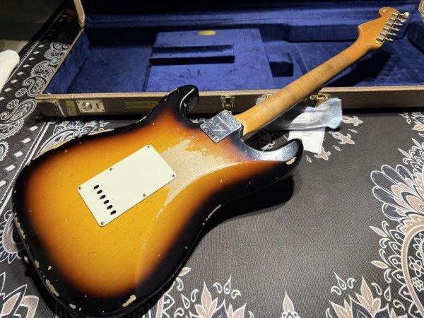 画像6: Fender Custom Shop '61 Stratocaster / Limited Edition Faded 3-Color Sunburst / Heavy Relic (6)