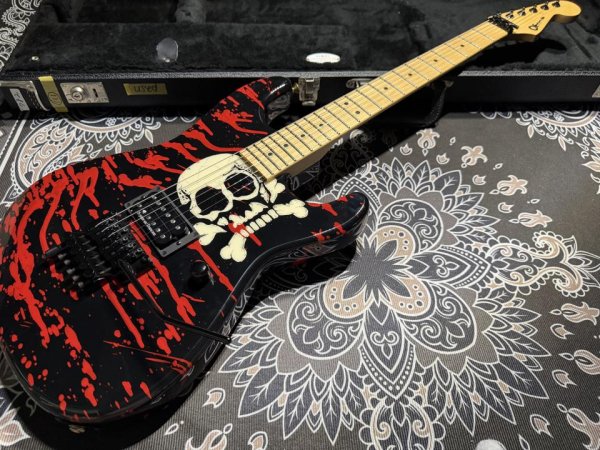 画像2: Charvel USA Warren DeMartini Blood and Skull + D-Tuner (2)