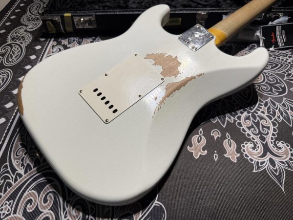 画像5: Fender Custom Shop Fender Custom Shop 1969 Heavy Relic Stratocaster RW / Olympic White (5)