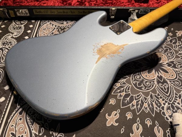 画像6: Fender Custom Shop Fender Custom Shop '60 Jazz Bass Relic / Ice Blue Metallic (6)