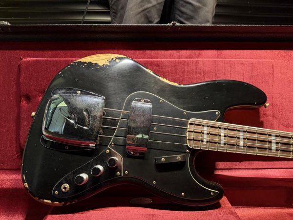 画像1: Fender Custom Shop Limited Edition Custom Jazz Bass Heavy Relic / Aged Black (1)