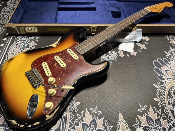 画像2: Fender Custom Shop '61 Stratocaster / Limited Edition Faded 3-Color Sunburst / Heavy Relic (2)