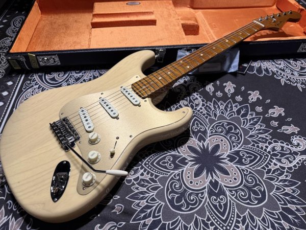 画像2: Fender Custom Shop American Custom Stratocaster NOS / Honey Blonde (2)