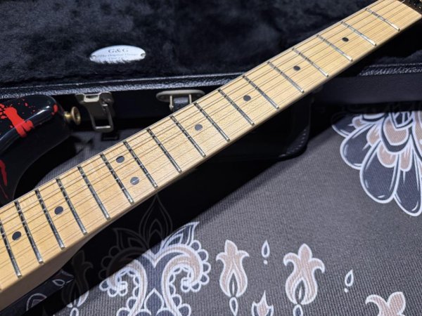 画像2: Charvel Charvel USA Custom Shop Warren DeMartini Blood and Skull (2)