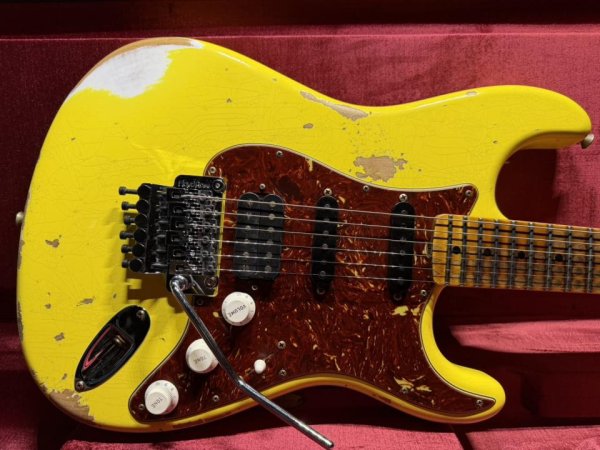 画像1: Fender Custom Shop '62 Stratocaster FRT SSH / Heavy Relic / Graﬃti-Yellow (1)