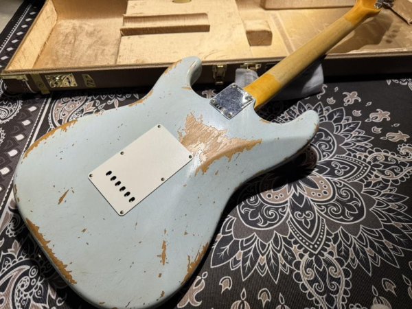 画像6: Fender Custom Shop Fender CS '62 Stratocaster S-S-H / Heavy Relic / Sonic Blue  (6)