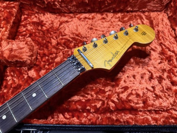 画像4: Fender Custom Shop Stratocaster Heavy Relic FRT / Alley Cat / Torino Red (4)