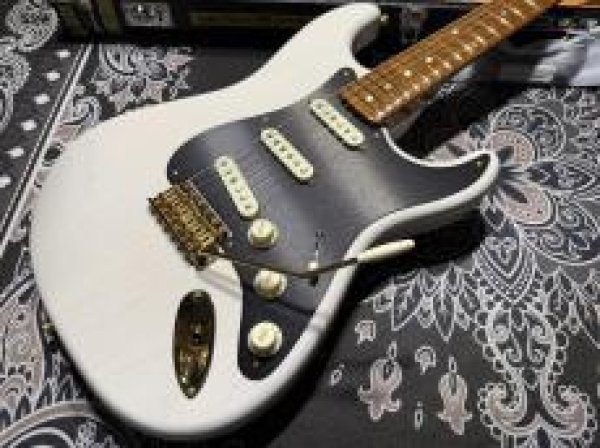 画像3: Fender Custom Shop American Custom Stratocaster NOS / Aged White Blonde (3)