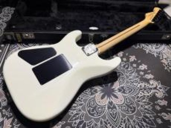 画像6: Charvel USA Custom Shop Warren De Martini / Bomber (6)