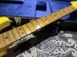 画像4:  Fender Custom Shop '69 Stratocaster Heavy Relic Reverse Headstock / Aged Canary Yellow (4)