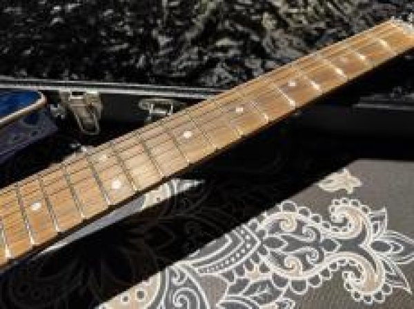 画像4: Suhr Modern Faded Trans Whale Blue Burst / FRT / Set Neck (4)