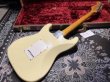 画像6: Fender Custom Shop Fender Custom Shop '62 Stratocaster Flamethrower / Journeman Relic / Vintage White (6)
