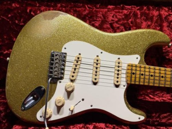 画像1: Fender Custom Shop 1957 Stratocaster Relic / Gold Sparkle (1)