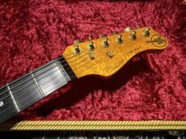 画像5: Valley Arts Custom Pro USA Quilted Maple H-S-H / Natural Ambe (5)