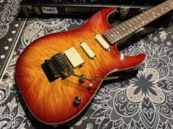 画像2: Suhr Standard Legacy LE Special Curly Maple Top / Aged Cherry Burst / FRT (2)