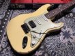 画像3:  Fender Custom Shop Custom Deluxe S-1 Stratocaster S-S-H Relic / Aged Vintage White (3)