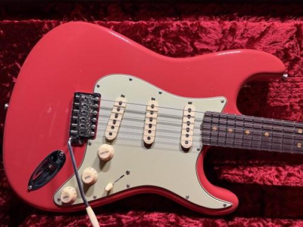 画像1: Fender Custom Shop LTD '63 Stratocaster Journeyman Relic / Aged Fiesta Red (1)