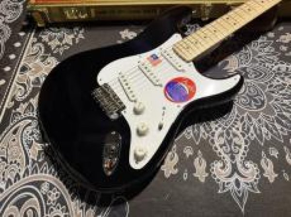 画像2: Fender USA Eric Clapton Stratocaster / 'BLACKIE' (2)