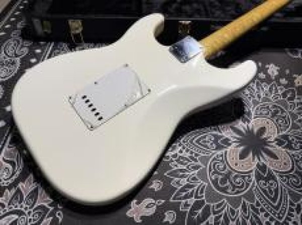 画像5:  Davis Custom Guitars Yngwie Malmsteen Scalloped Stratocaster / OlympicWhite (5)