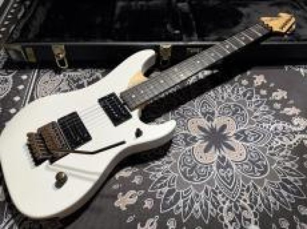画像3:  Washburn N4 Nuno Bettencourt White Prototype / Bronze Hardware (3)