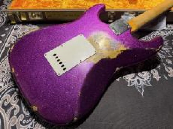 画像6: Fender Custom Shop ’62 Stratocaster Heavy Relic / Magenta Sparkle (6)