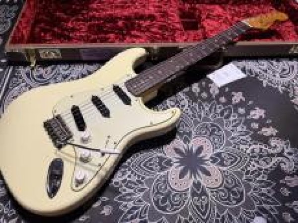 画像3: Fender Custom Shop Fender Custom Shop '62 Stratocaster Flamethrower / Journeman Relic / Vintage White (3)
