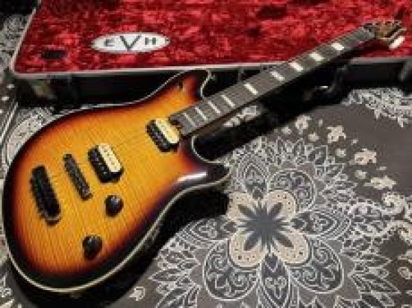 画像2: EVH Wolfgang Hard Tail Sunburst (2)