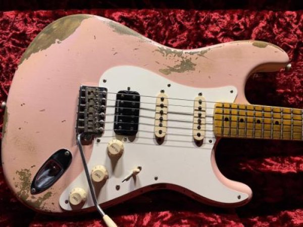 画像1: Fender Custom Shop 1957 Stratocaster SSH Relic Shell Pink (1)