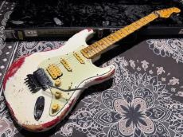 画像3: Fender Custom Shop Fender Custom Shop '60 Stratocaster S-S-H Heavy Relic FRT / Ltd White Lightning (3)