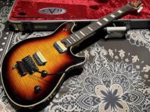 画像2: EVH EVH Wolfgang "5A" Flamed Maple Top 3-Color Sunburst (2)