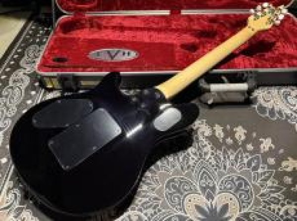 画像6: EVH EVH Wolfgang "5A" Flamed Maple Top 3-Color Sunburst (6)