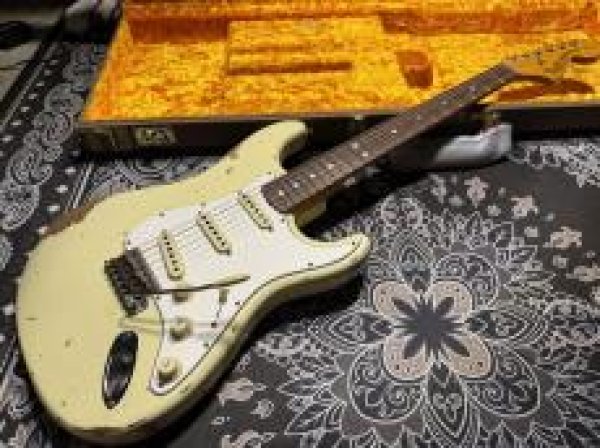 画像3: Fender Custom Shop '69 Stratocaster Heavy Relic / Vintage White (3)