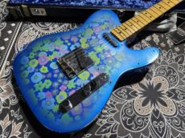 画像2: Fender Custom Shop LTD '68 Telecaster Relic Blue Flower (2)